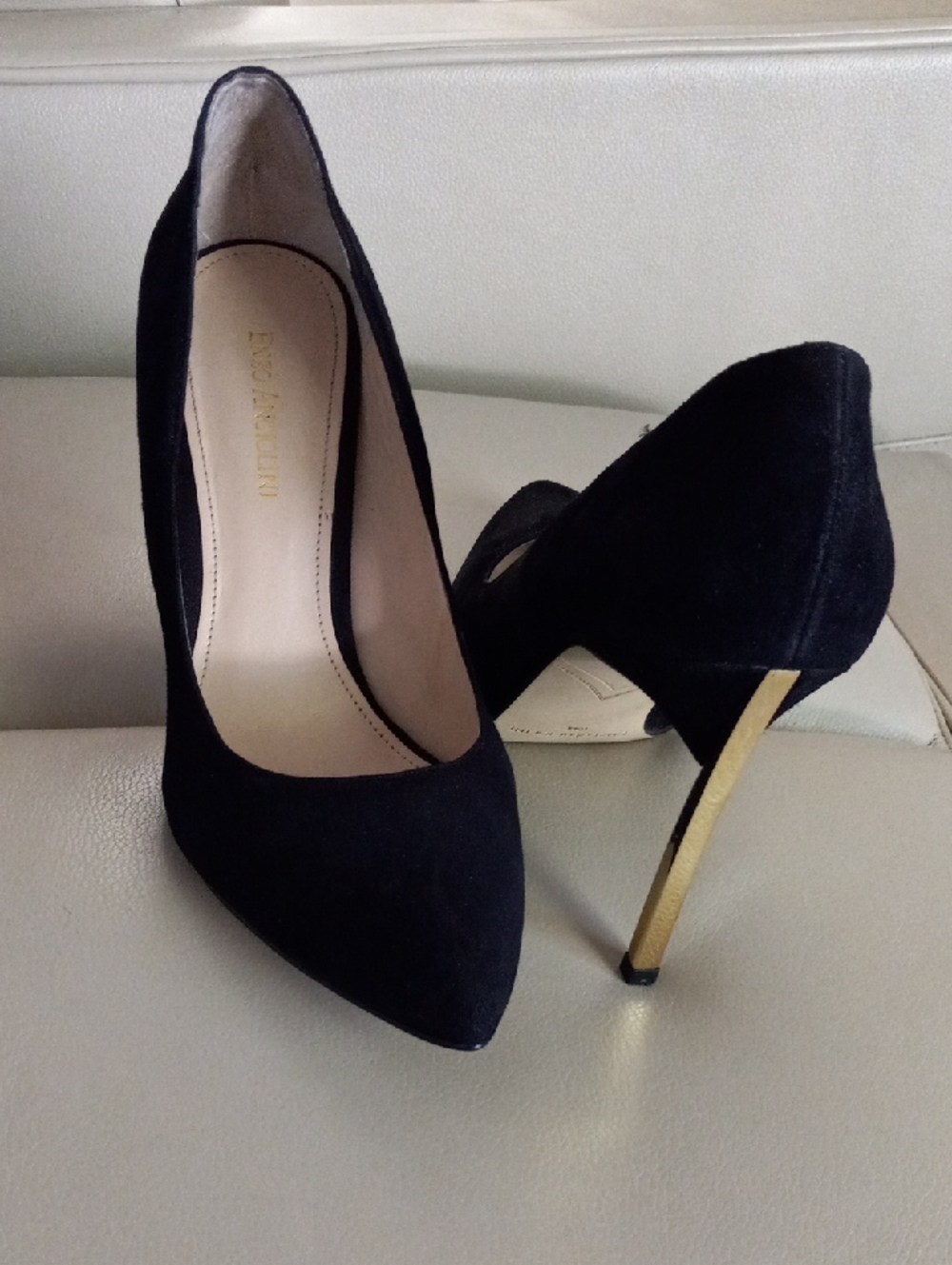 Enzo Angiolini Black Suede Pointed Toe Pumps with Gold Stiletto Heel Size 10M
